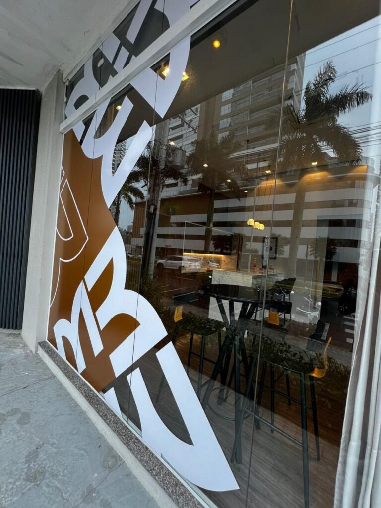 Adesivo personalizado em Balneário Camboriú e Região