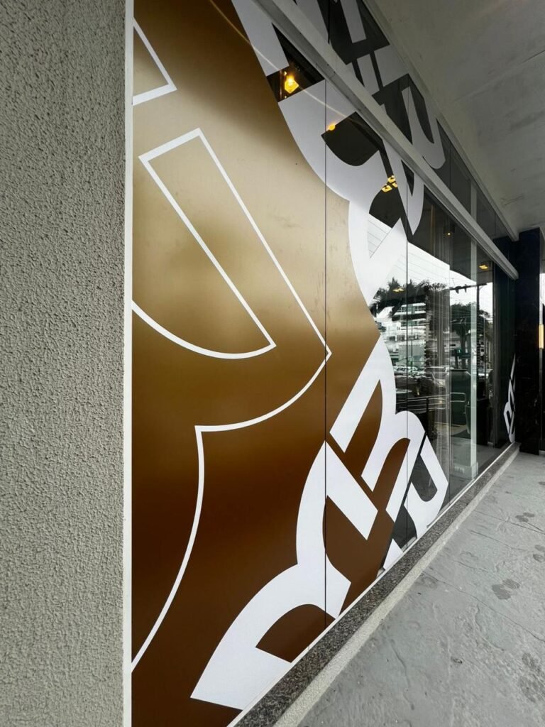 Adesivo personalizado em Balneário Camboriú e Região